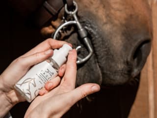 Label design for horse gel