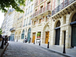 8 Magical Things That Happen When a Writer Visits Paris For the…