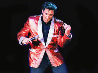 Darren Lee was named the ‘Ultimate Elvis Tribute Artist