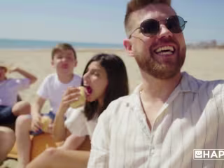 Happers To Go - Commercial beach