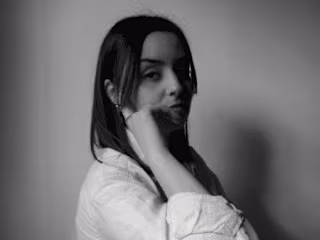 Vanessa Mestre - NAIL ARTIST AND MAKEUP ARTIST