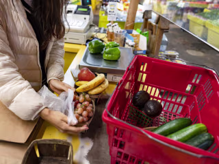 Balancing budgeting and healthy eating - AgriLife Today