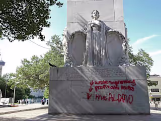 Interactive Journalism: Alamo Plaza Renovation Timeline