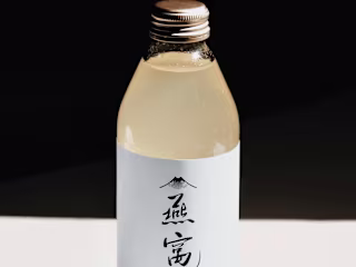 Package design of bird's nest bottle