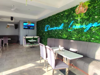 Lounge In Style: Diamond Lounge