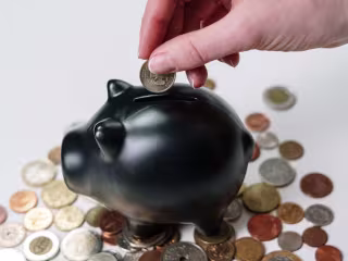 Pay Off Student Loans or Invest: What You Should Do