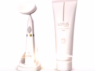 Facial Cleansing Brush Commercial