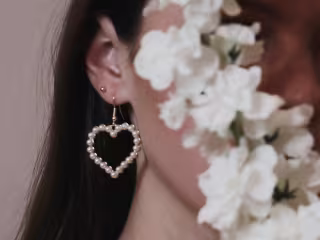 Hearts & Roses: Personalized Luxury Gifting Redefined