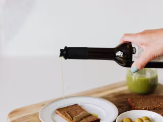 The Definitive Guide To Every Confusing “Healthy” Cooking Oil 