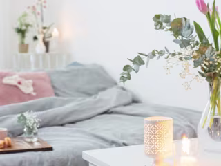 9 Floral Decor DIYs to Spring-ify Your Space Without Breaking t…