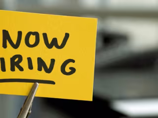Everything You Need to Know about Seasonal Hiring for Live Chat