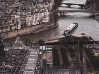 Melancolic editing of Notre Dame