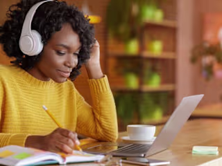 How long does it take to learn a language? 5 factors to consider