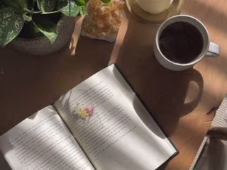 REALISTIC MORNING ROUTINE  
FOR PRODUCTIVITY 
