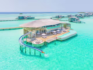 Best 16 Top Luxury Hotels and Resorts in the Maldives
