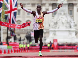 Eliud Kipchoge breaks the 2-Hour Barrier