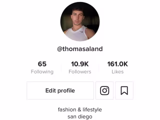 TikTok Fashion Page