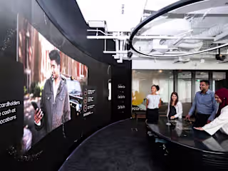 UX design for immersive multi-screen visitor center