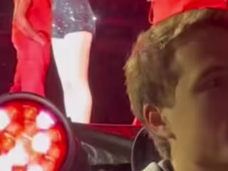 Gagal Mendapat Tiket Konser Taylor Swift, Seorang Fans Rela Jad…