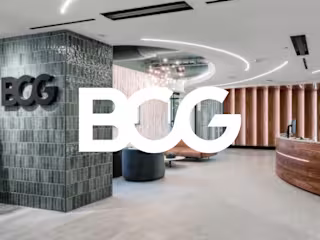 BCG - Multichannel Experience Application