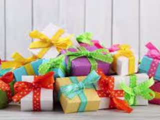 Tips for elegant wrapping of birthday gifts for kids.
