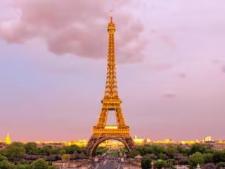 Top 10 Most Famous Books Set in Paris