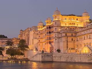 Taxi service in Udaipur