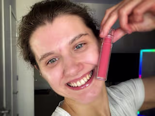 Radiant Shine: UGC Content for a Lip Gloss Brand