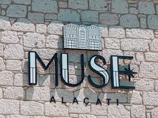 Muse Boutique Hotel Logo Design