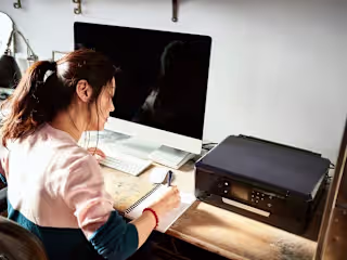 4 Money Tricks That Help Me Manage Money as a Freelancer