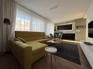 30-60s property walk through with drone footage
