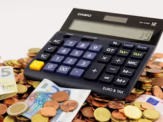 Mastering Your Finances as a Freelancer: Journey to Saving Money
