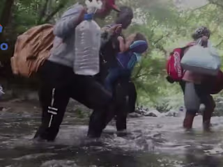 Venezolanos en el Darien - YouTube