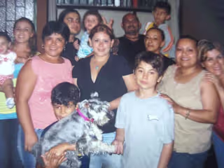 'A Traves de sus Ojos' - YouTube Documentary