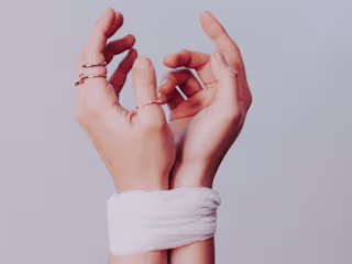 Is Your Lover An Emotional Manipulator? 