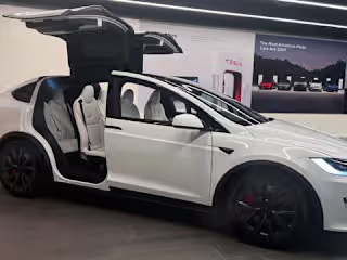 Self-Driving Car Accident Lawyer for Tesla Autopilot & Waymo Cr…