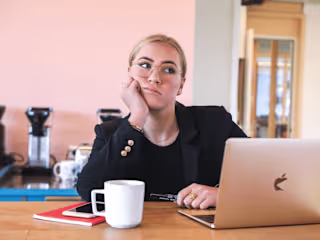 What To Do If Your Job Offer Is Rescinded [4 Steps To Take]