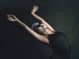 BLACK SWAN