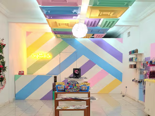 Bursting with Personality: Confetti & Co. Party supply shop