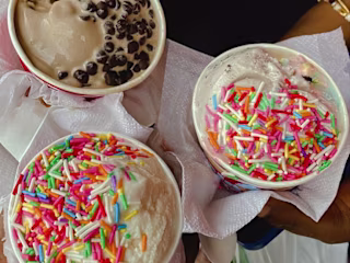 ice cream date💕>>>