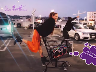 Olivia Kuper Harris | Underneath the Mistletoe (official video)…