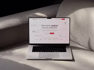 LicenceOne Branding & Webflow website