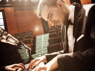 Pianist Alberto Ferro's Personal Website