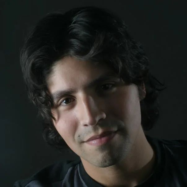 Luis Santander's avatar