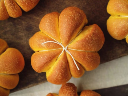 Short-form food video focused on