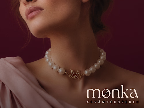 Most jewelry brands show the