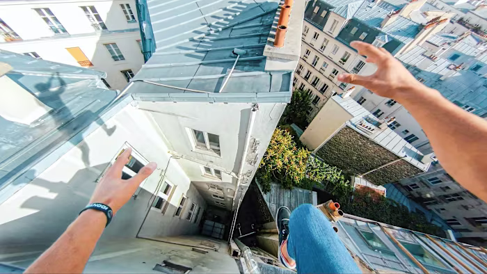 Paris Rooftop Parkour POV 🇫🇷 - YouTube