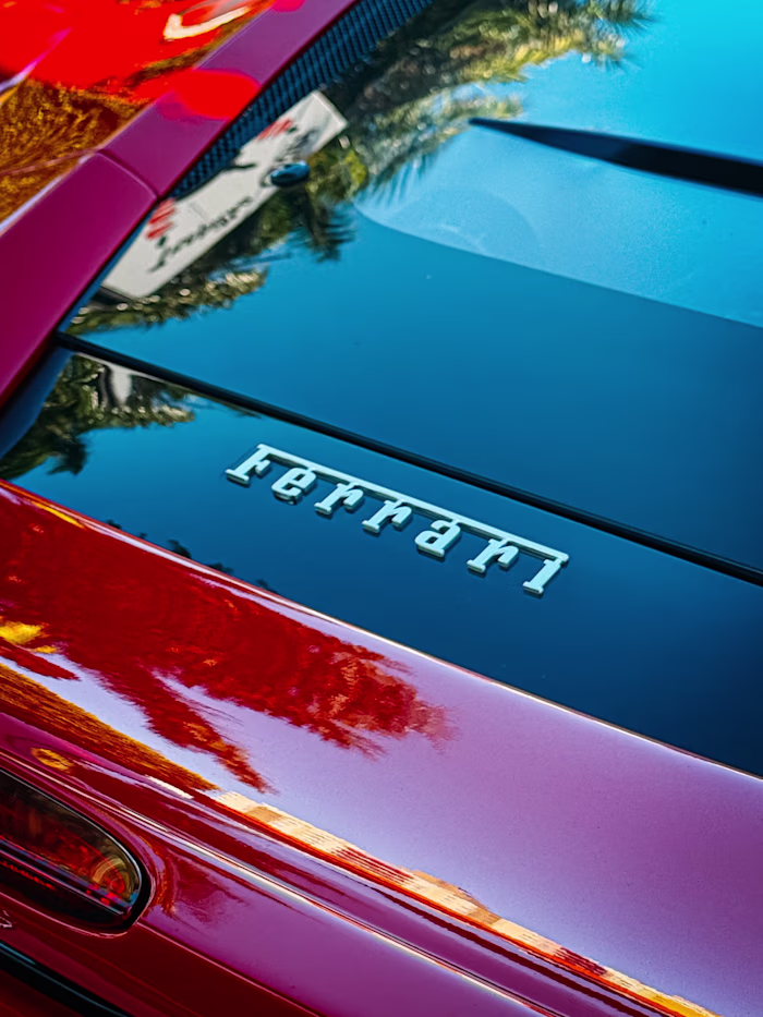 Ensaio Ferrari F8 Tributo