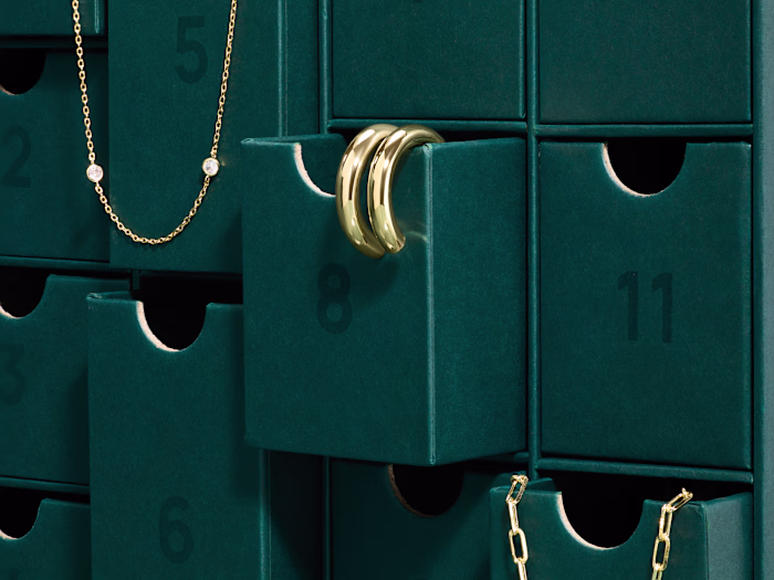 PAVOI Advent Calendar Packaging Design