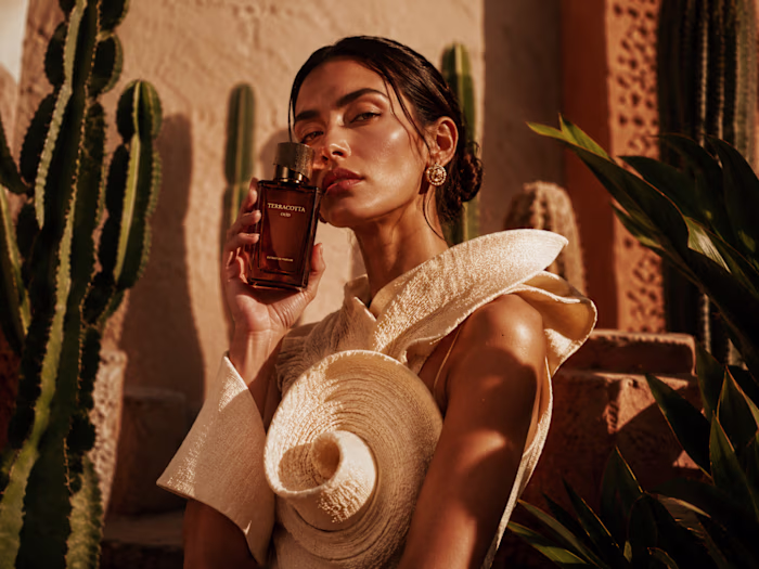 Luxury Fragrance Campaign & Visual Identity – Terracotta Oud